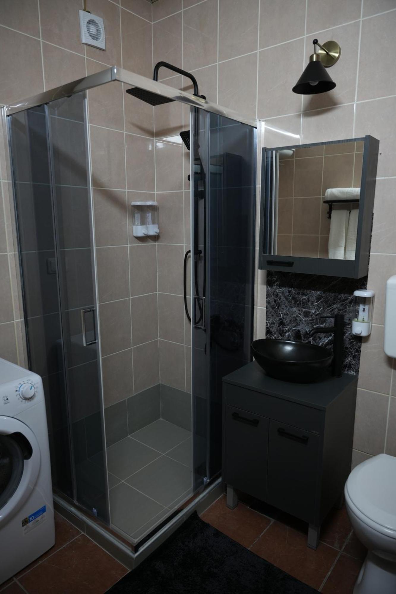 Black Diamond Nis Bagian luar foto