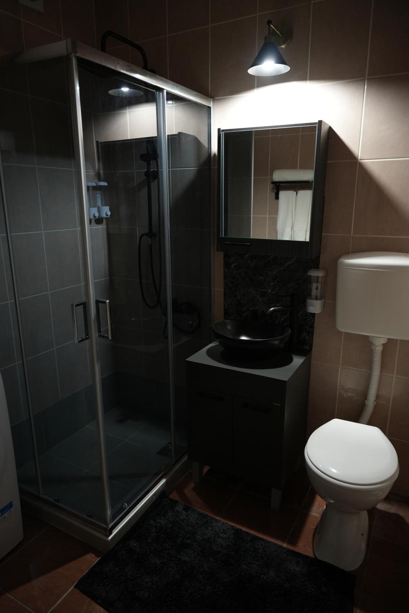 Black Diamond Nis Bagian luar foto