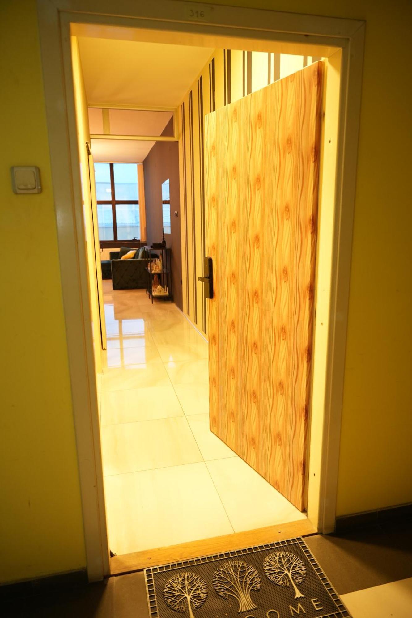 Black Diamond Nis Bagian luar foto